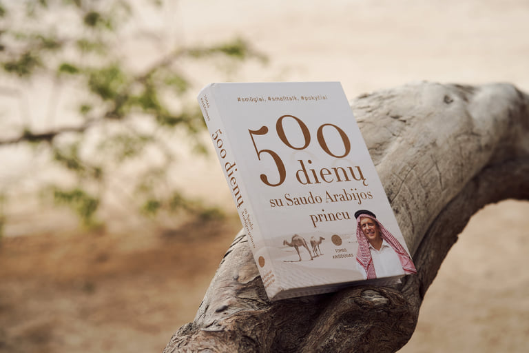 „500 dienų su Arabijos princu“ knyga